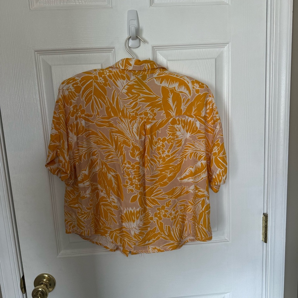 Forever 21 Hawaiian Button-Down Shirt
